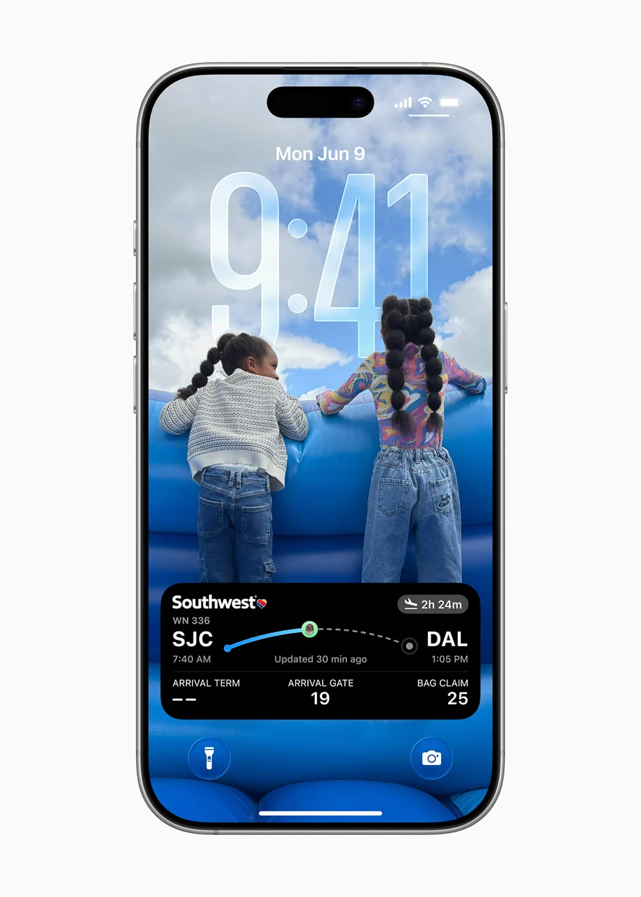 Lock screen adaptation demonstration